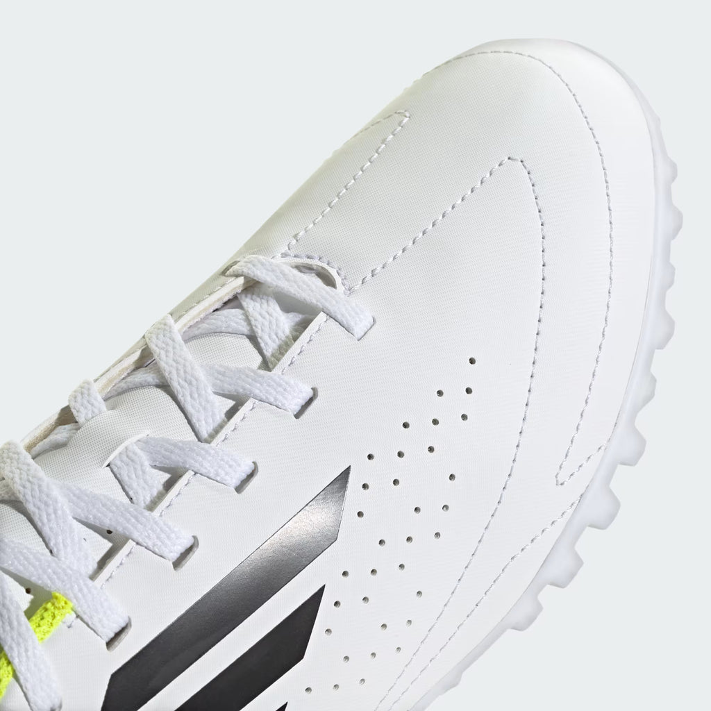 FOOTBALL SHOES  WHITE   JUNIOR