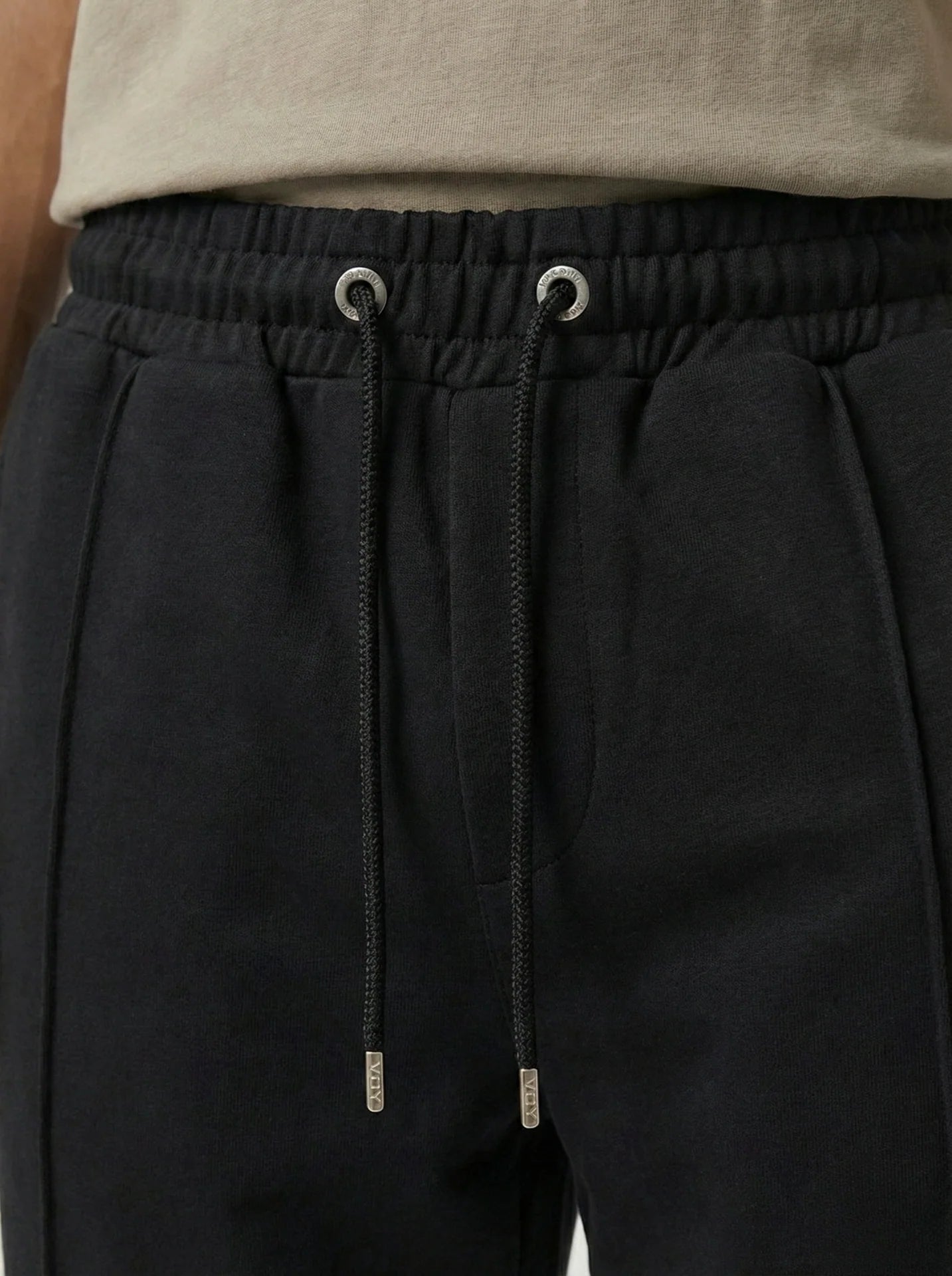 SHADOW BLACK WIDE-LEG FRONT-SEAM JOGGER W25N